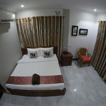 Happy​​ Family Guesthouse Kampot Eksteriør bilde